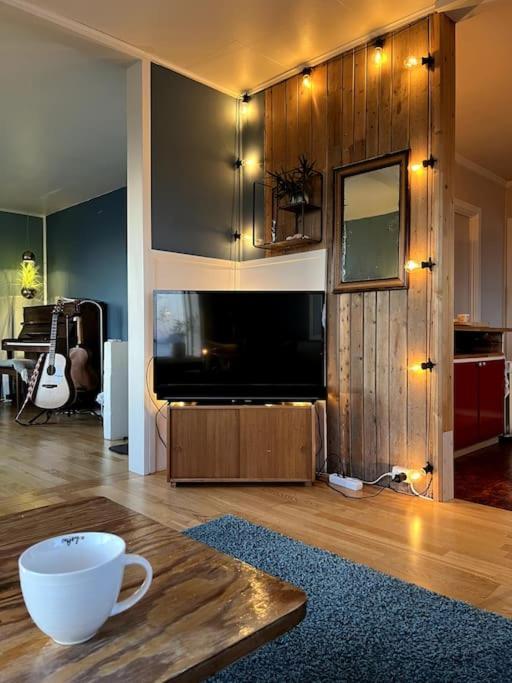Sjarmerende Hus Med Orkesterplass Til Hav Og Fjell Stave Exterior photo