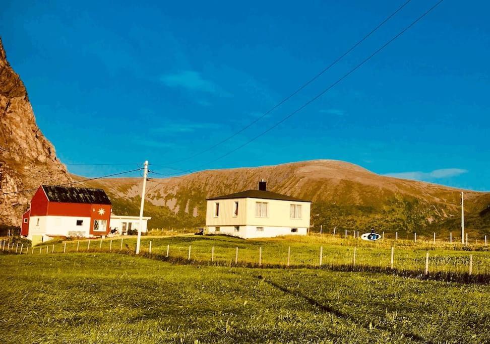 Sjarmerende Hus Med Orkesterplass Til Hav Og Fjell Stave Exterior photo